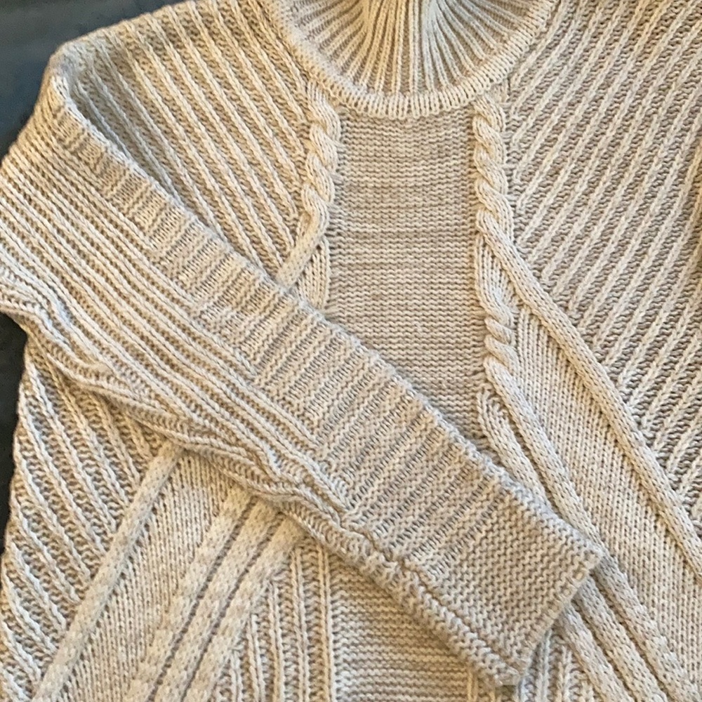 Sweater - Picture 5 of 8